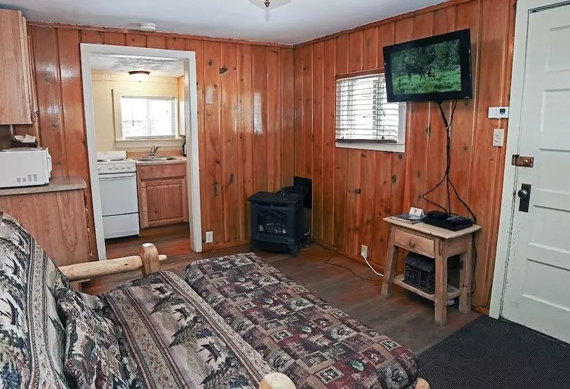 Triple R Cottages: 3