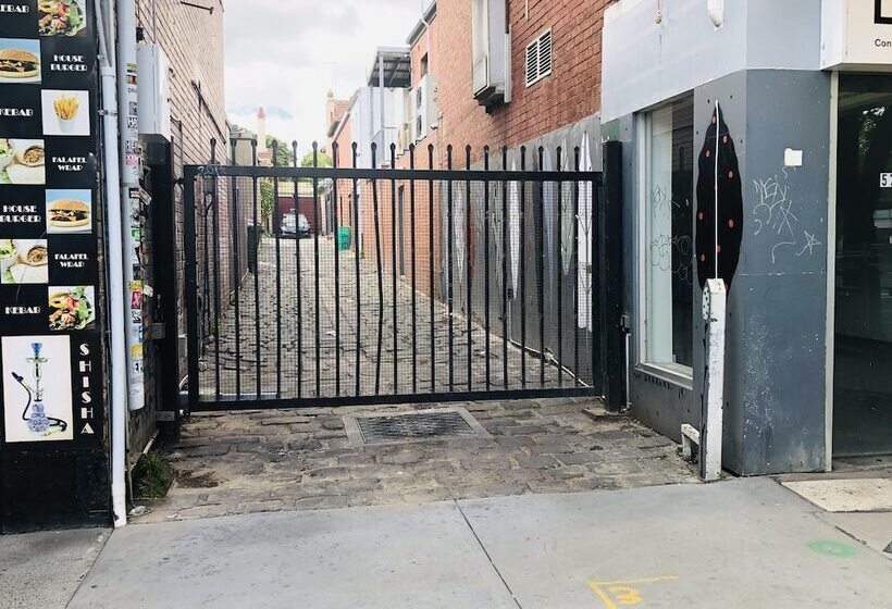 فندق صغير St Kilda Accommodation