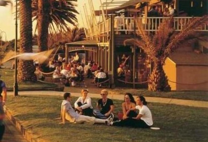 فندق صغير St Kilda Accommodation