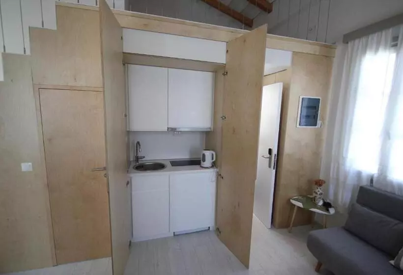 تختخواب و صبحانه L Anima Boutique Suites