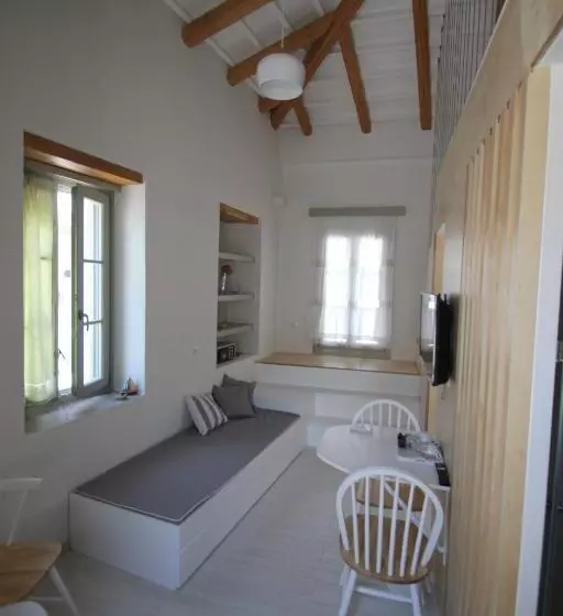 تختخواب و صبحانه L Anima Boutique Suites