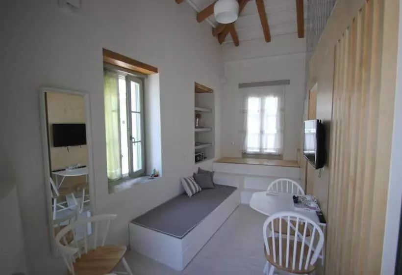 تختخواب و صبحانه L Anima Boutique Suites