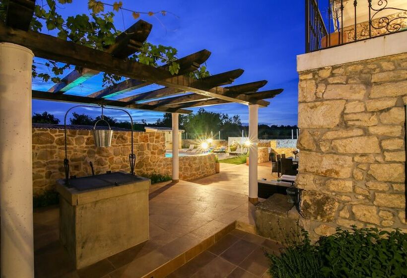 Villa Biograd Nm Bozini Dvori Pool, Sauna And Jacuzzi