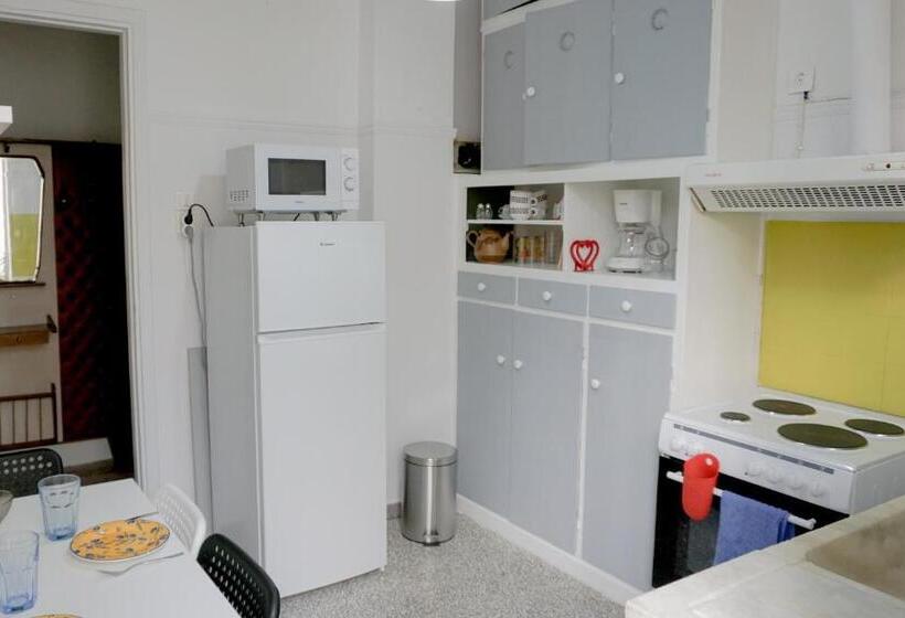 Comfortable Apartment In Kallithea By Athenian Homes