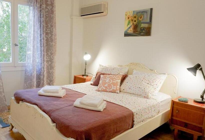 Comfortable Apartment In Kallithea By Athenian Homes