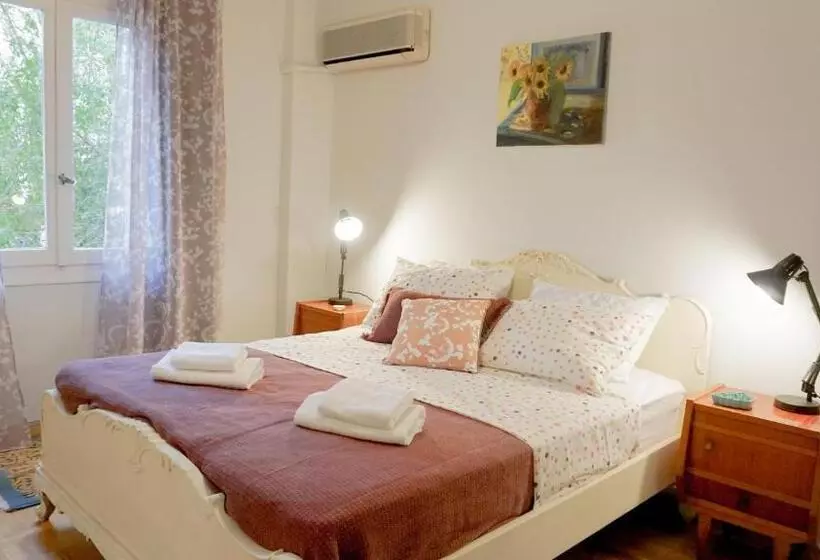 Comfortable Apartment In Kallithea By Athenian Homes