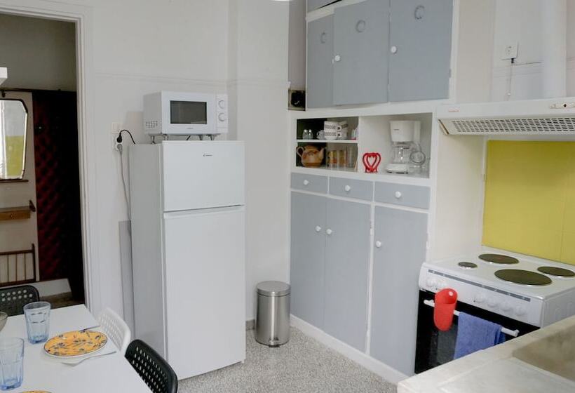 Comfortable Apartment In Kallithea By Athenian Homes