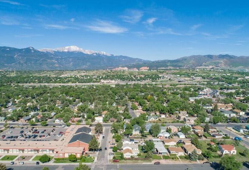 Craft Brewery Perfection! Charming & Dog Friendly