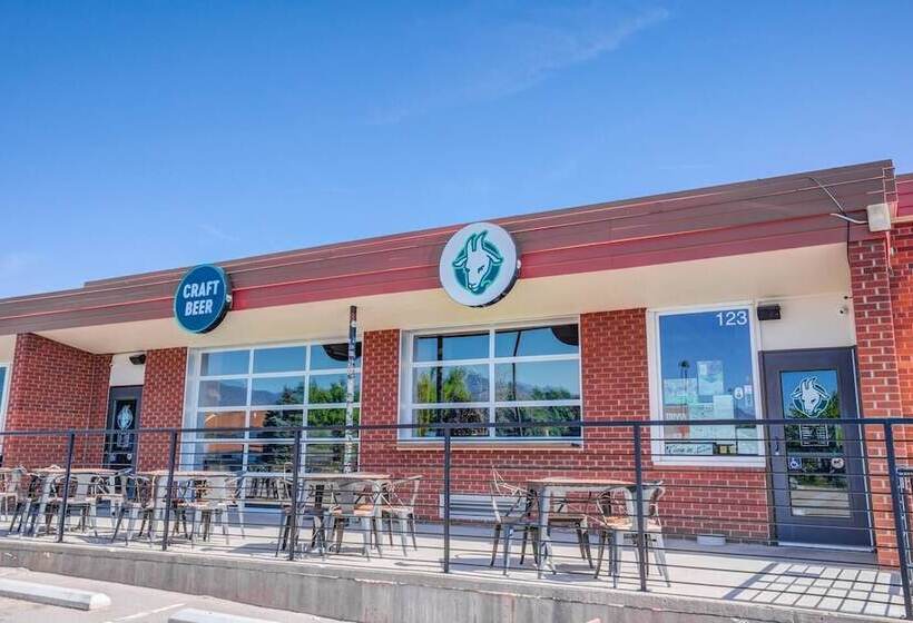 Craft Brewery Perfection! Charming & Dog Friendly