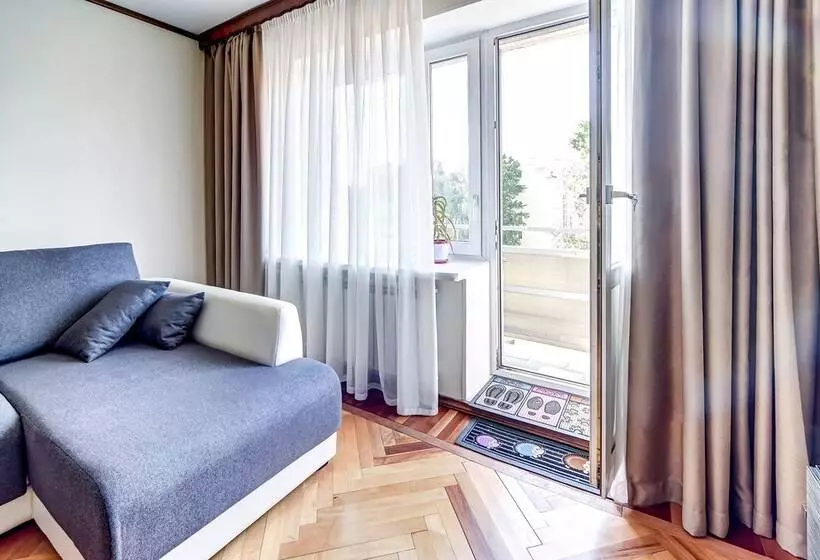 Home4day 2bedroom Flat By Aurora Cruiser