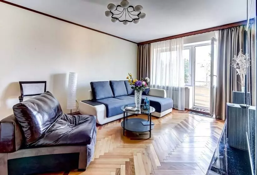 Home4day 2bedroom Flat By Aurora Cruiser