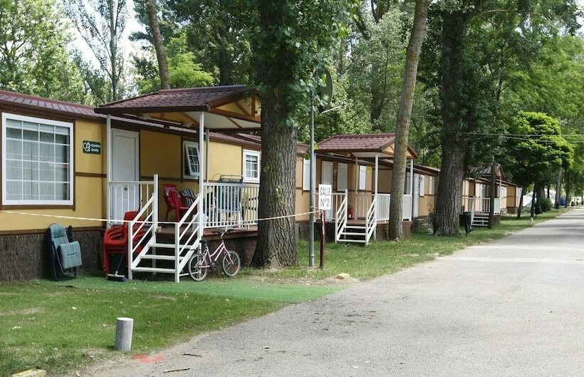 בית מלון כפרי Camping Fuentes Blancas