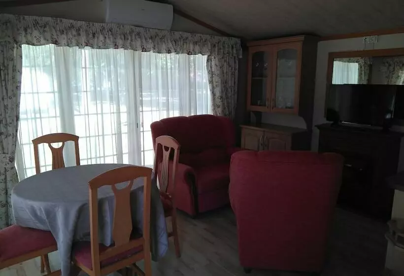 هتل Camping Fuentes Blancas