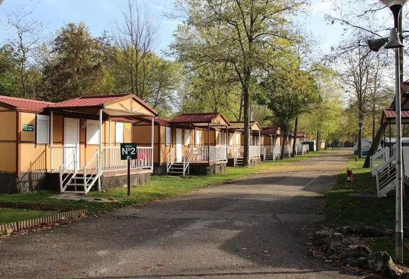 هتل Camping Fuentes Blancas