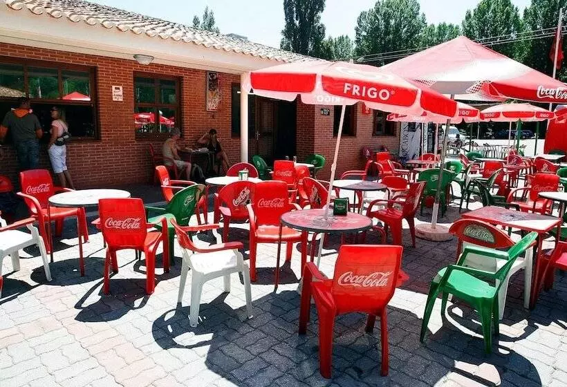هتل Camping Fuentes Blancas