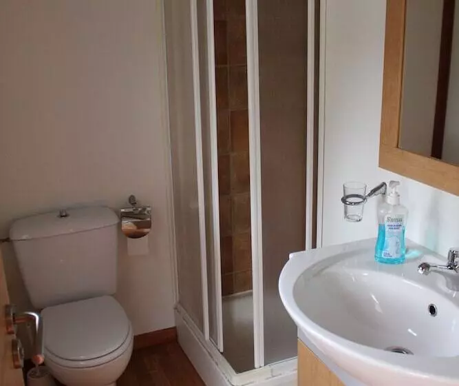 هتل Camping Fuentes Blancas