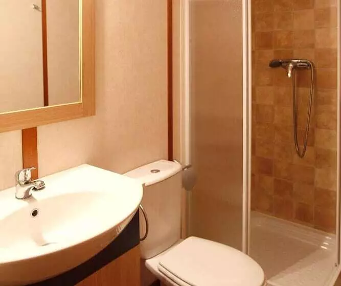 هتل Camping Fuentes Blancas