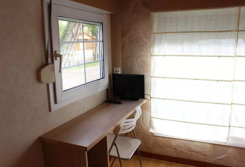 هتل Camping Fuentes Blancas