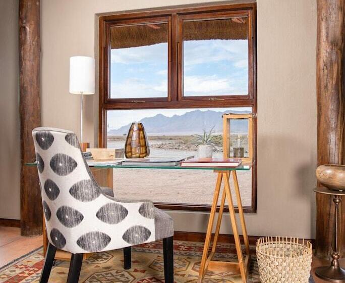 هتل Hoodia Desert Lodge