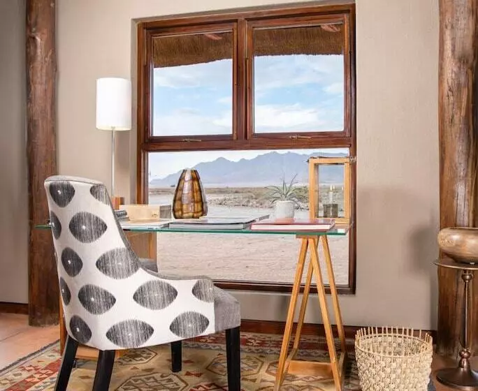 هتل Hoodia Desert Lodge