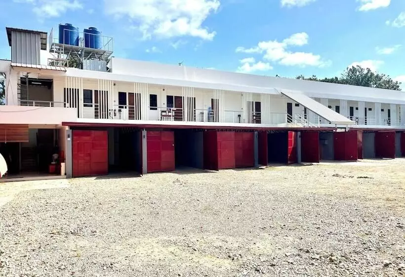 Hotelli Mayumi Lodge