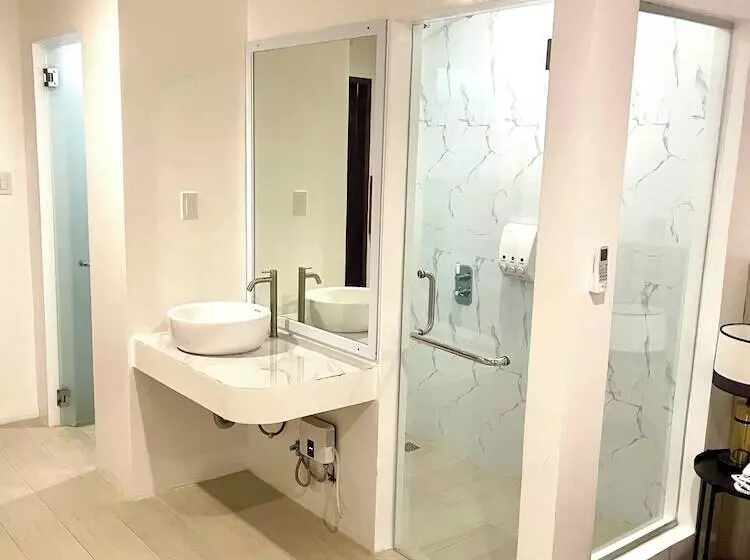 Hotelli Mayumi Lodge