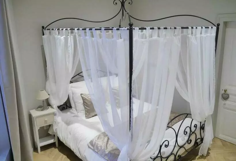 Le Secret De Louise