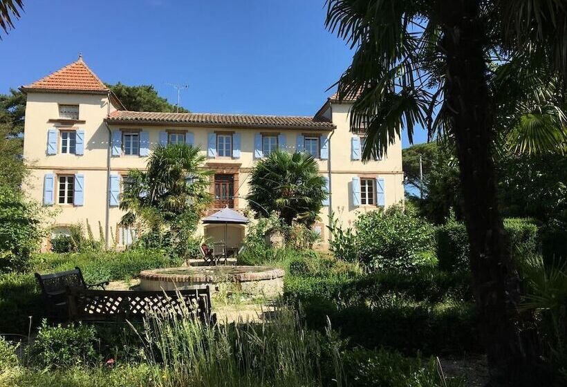 Pensionat Domaine De Menerque