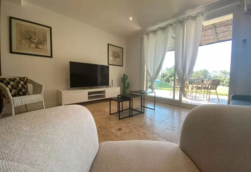 ペンション Mas Lou Felibrige