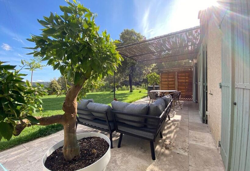 Пансион Mas Lou Felibrige