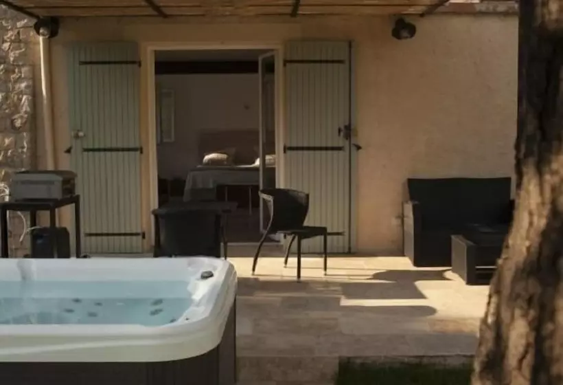 ペンション Mas Lou Felibrige