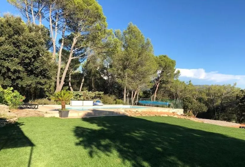 ペンション Mas Lou Felibrige