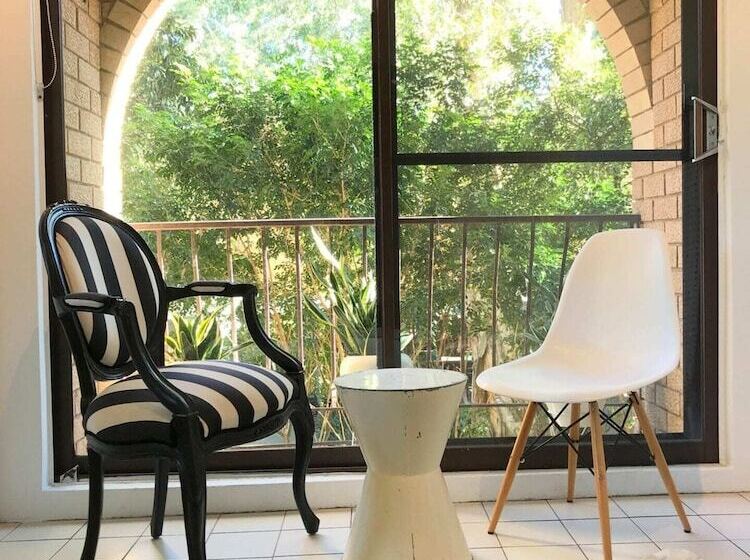 Spacious 3 Bedroom Apartment 20 Min To The Cbd