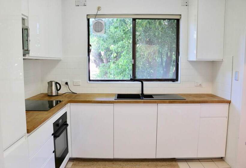 Spacious 3 Bedroom Apartment 20 Min To The Cbd