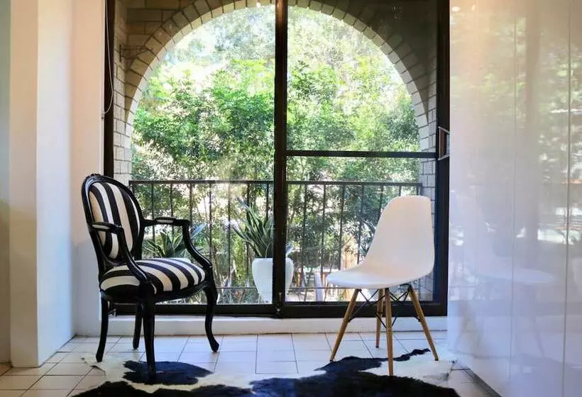 Spacious 3 Bedroom Apartment 20 Min To The Cbd