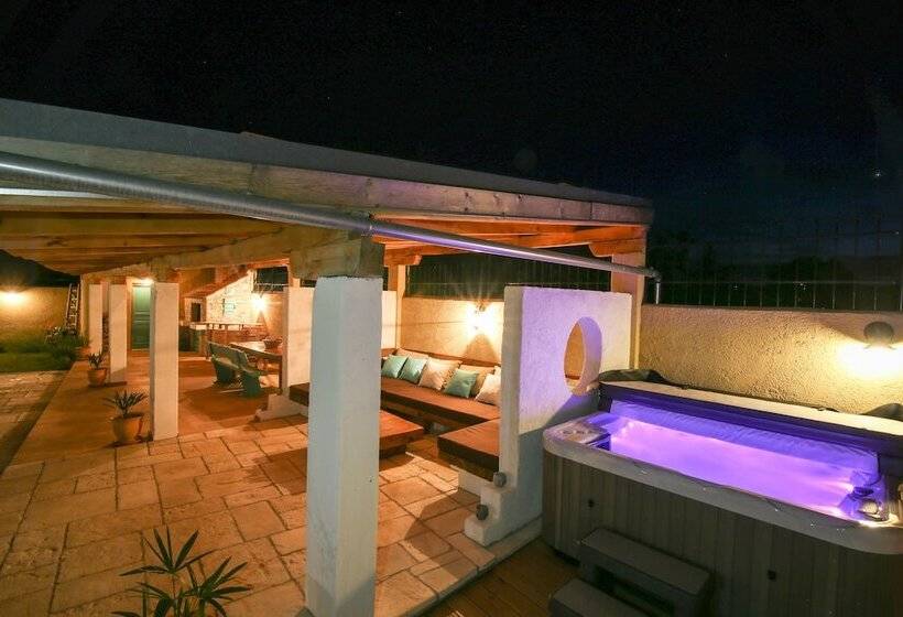 Villa Biograd Nm Bozini Dvori Pool, Sauna And Jacuzzi