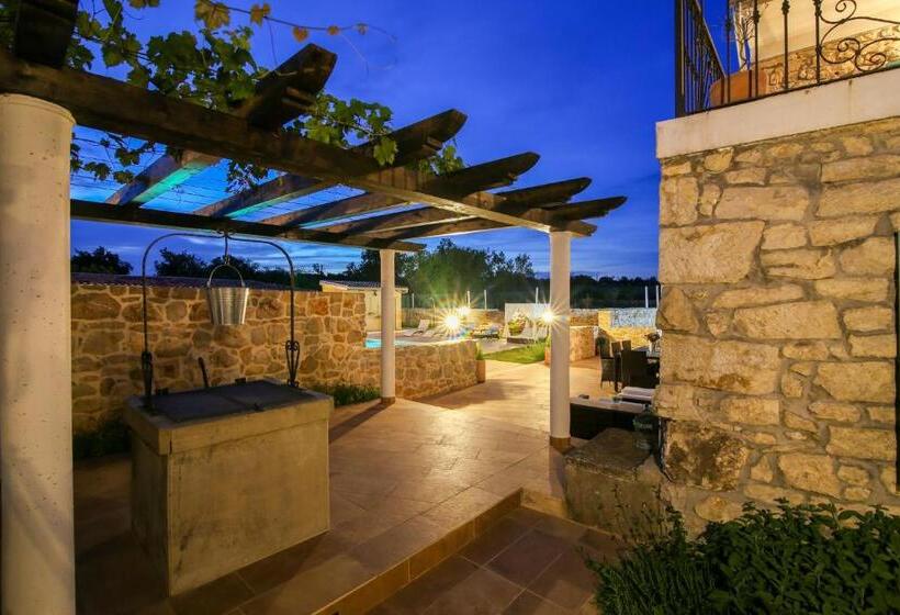 Villa Biograd Nm Bozini Dvori Pool, Sauna And Jacuzzi
