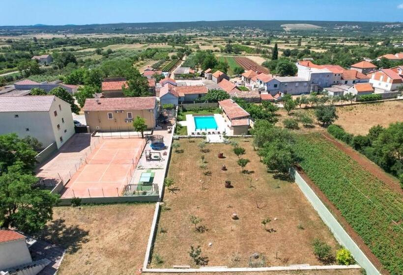 Villa Biograd Nm Bozini Dvori Pool, Sauna And Jacuzzi