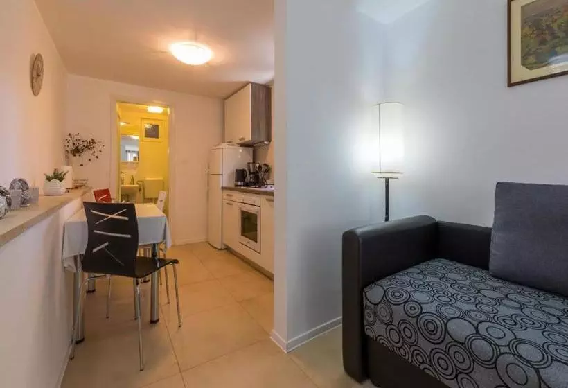 Apartments Hinic