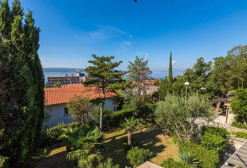 Apartments Hinic