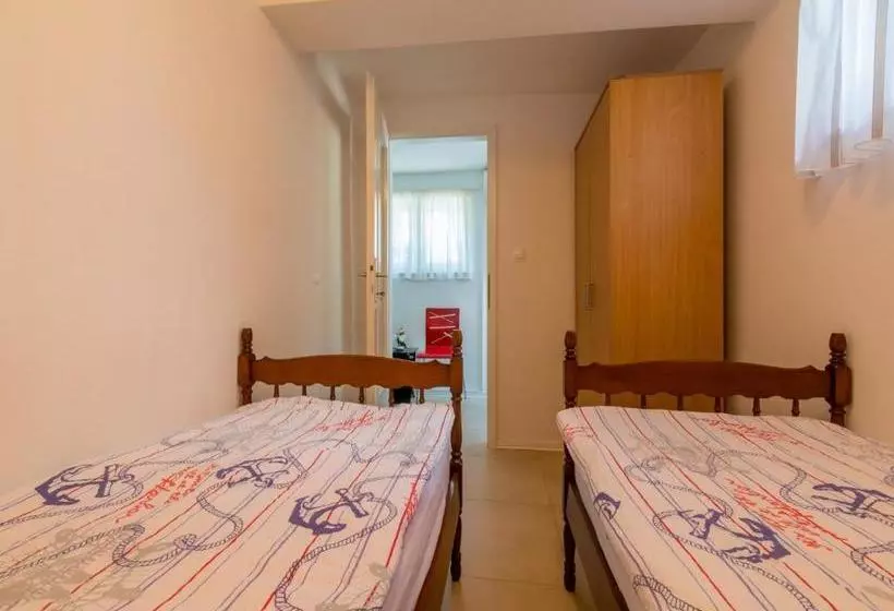Apartments Hinic