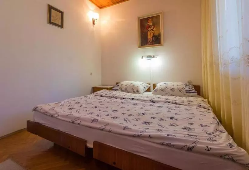 Apartments Hinic