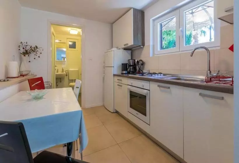 Apartments Hinic