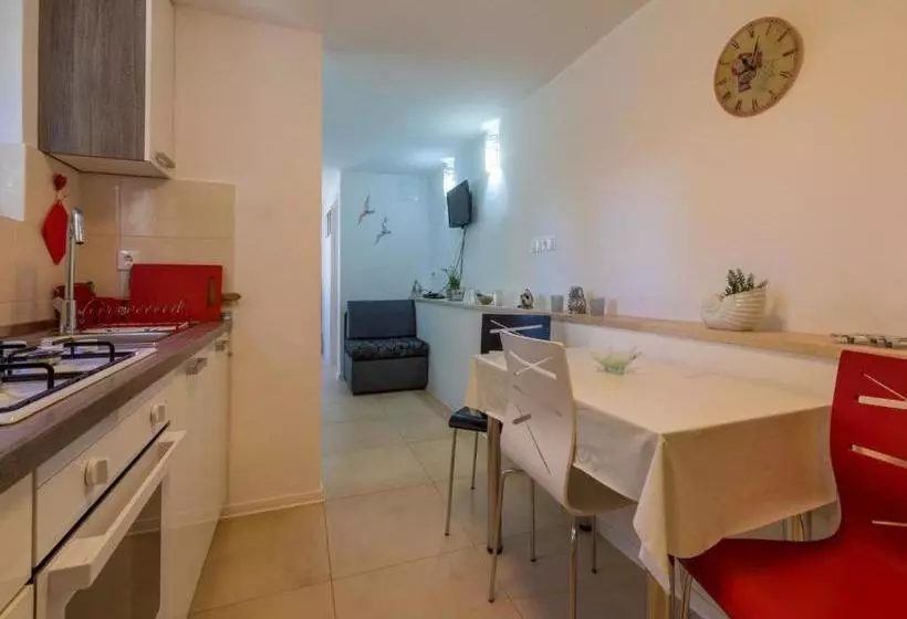 Apartments Hinic