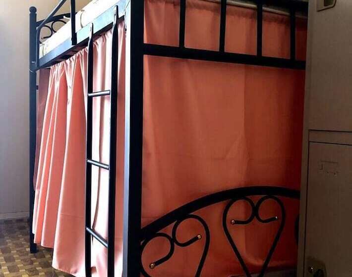 Friends House Hostel