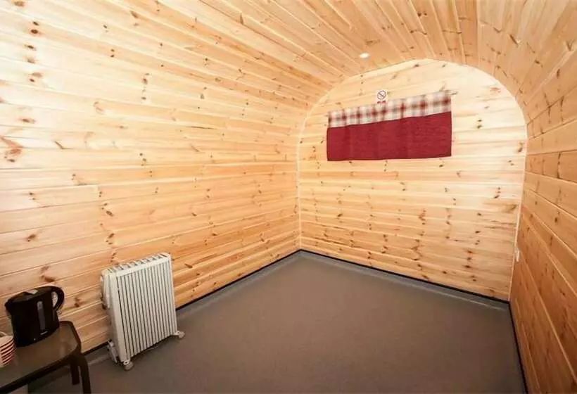 هتل Ernest S Retreat Glamping Site