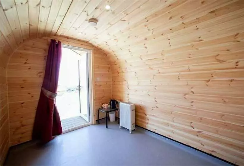 هتل Ernest S Retreat Glamping Site