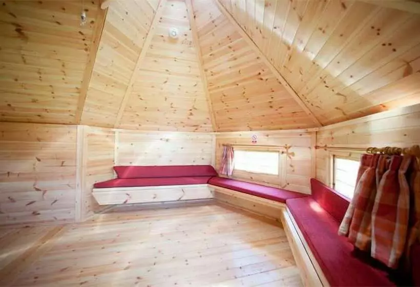 هتل Ernest S Retreat Glamping Site