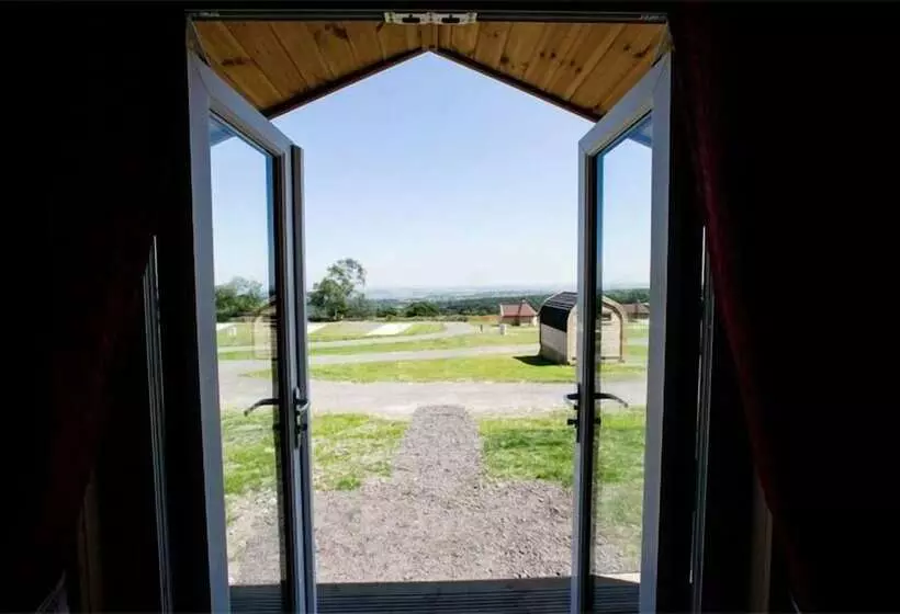 هتل Ernest S Retreat Glamping Site