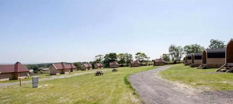 هتل Ernest S Retreat Glamping Site